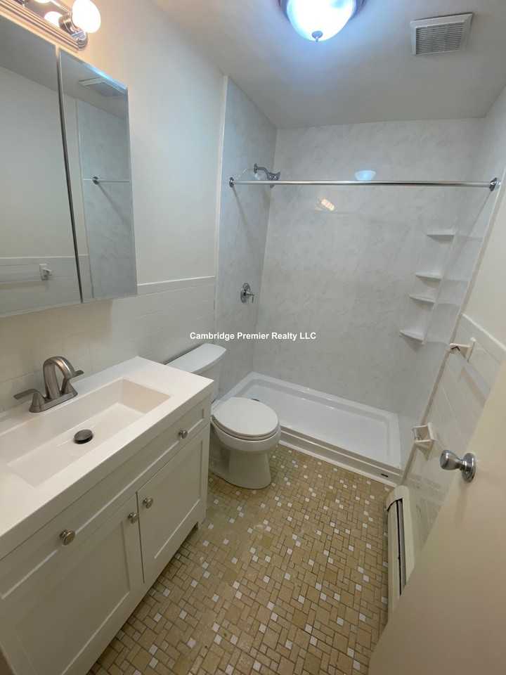 Elm St #14 - Photo 7 of 18