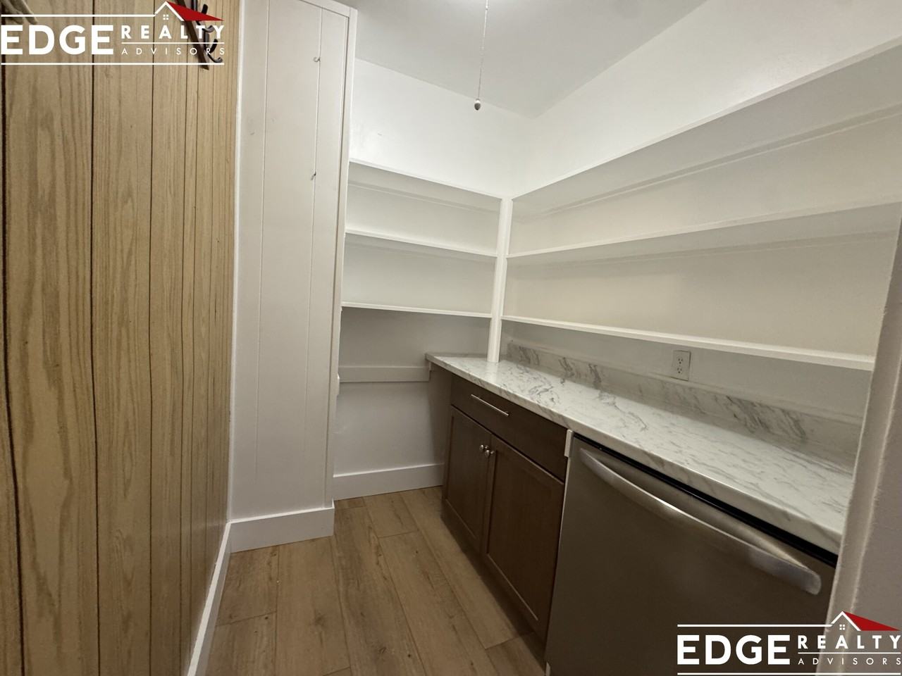 24 Union St - Photo 4 of 10