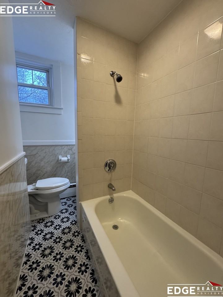 24 Union St - Photo 5 of 10