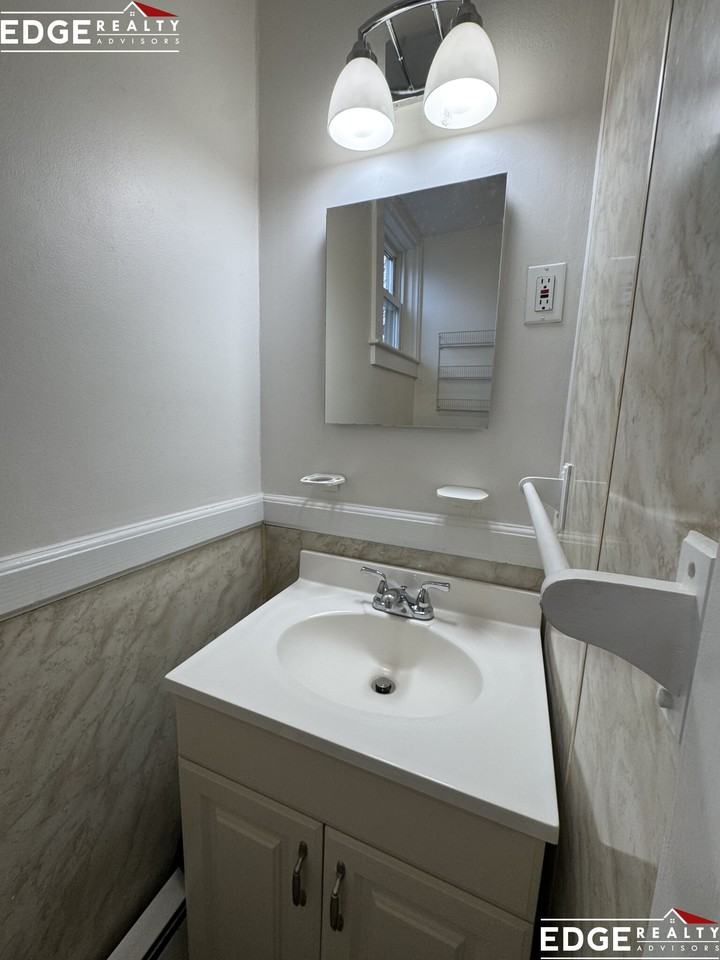 24 Union St - Photo 6 of 10