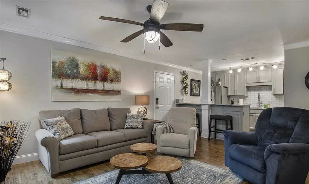 1110 Morning Sun Dr - Photo 3 of 9