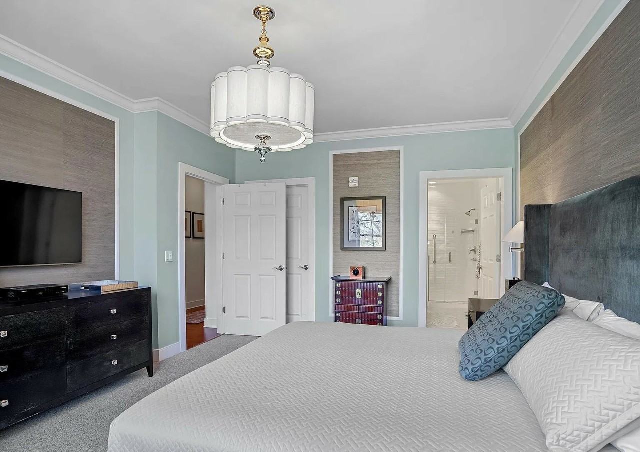 77 Havemeyer Ln - Photo 4 of 13