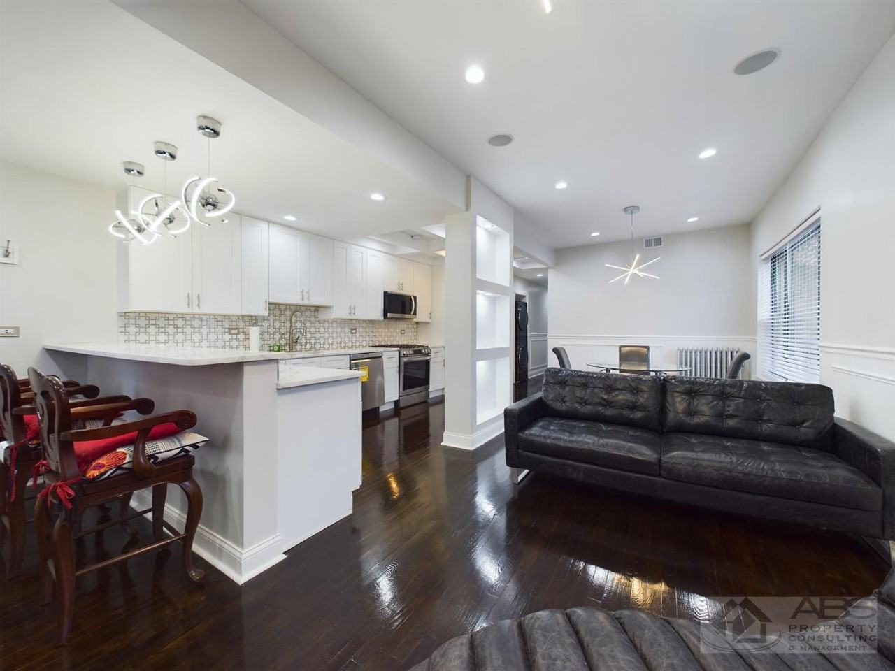 5005 S Prairie Ave - Photo 5 of 12