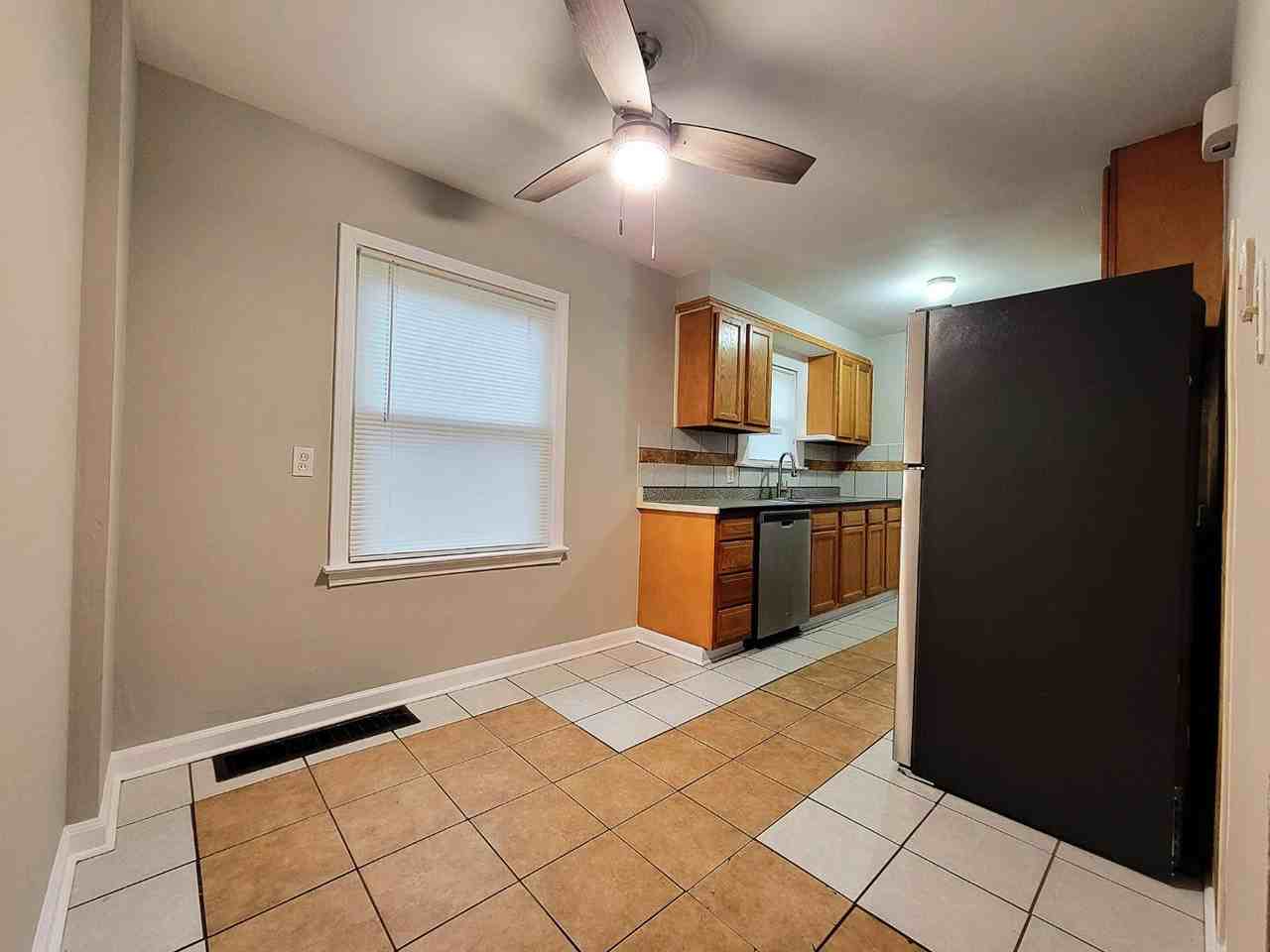 1163 Greenwood Ave - Photo 3 of 7