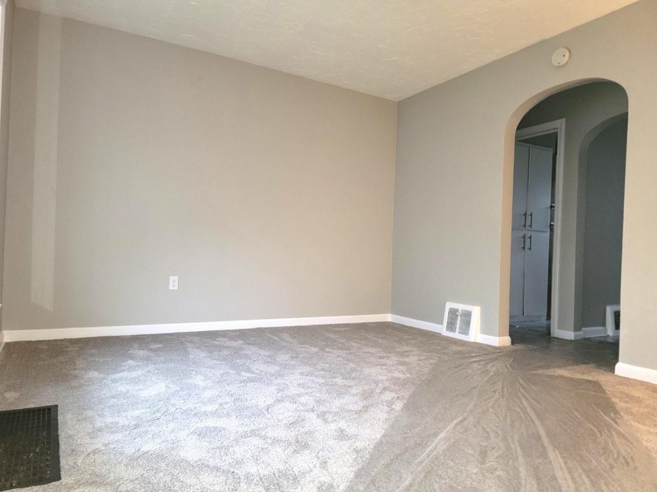 1163 Greenwood Ave - Photo 4 of 7