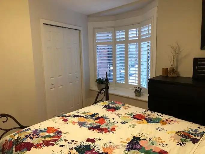 84 Cambridge Ave - Photo 4 of 10