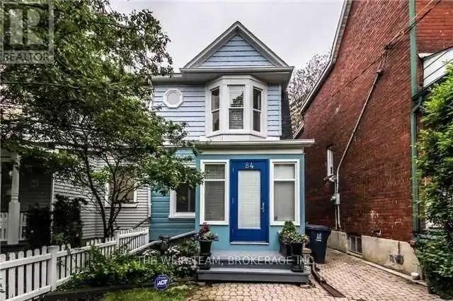 84 Cambridge Ave - Photo 6 of 10