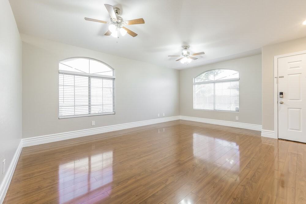 10417 E Crescent Ave - Photo 3 of 16