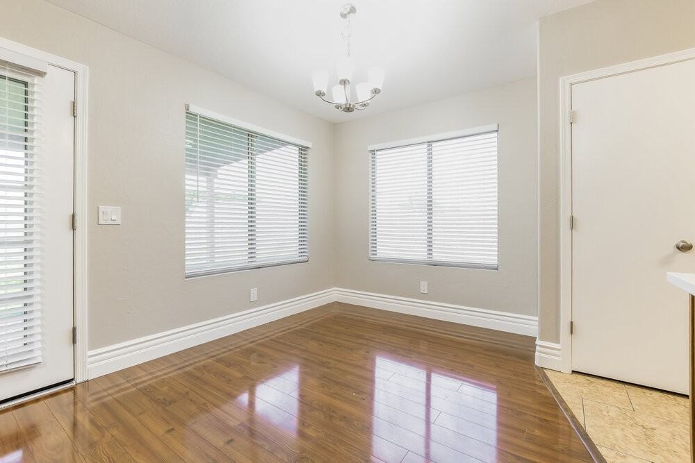 10417 E Crescent Ave - Photo 5 of 16