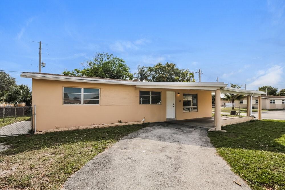 2890 Nw 20th St - Photo 3 of 16