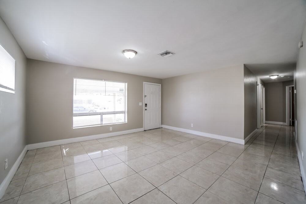 2890 Nw 20th St - Photo 5 of 16