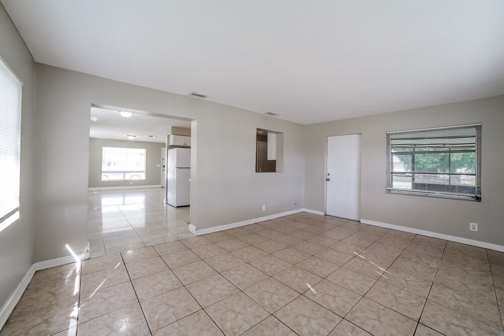 2890 Nw 20th St - Photo 7 of 16