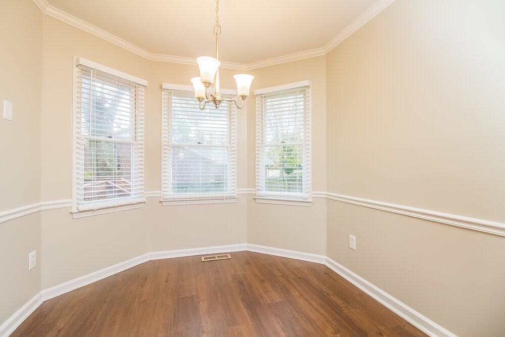 2140 Liberty Dr - Photo 4 of 18