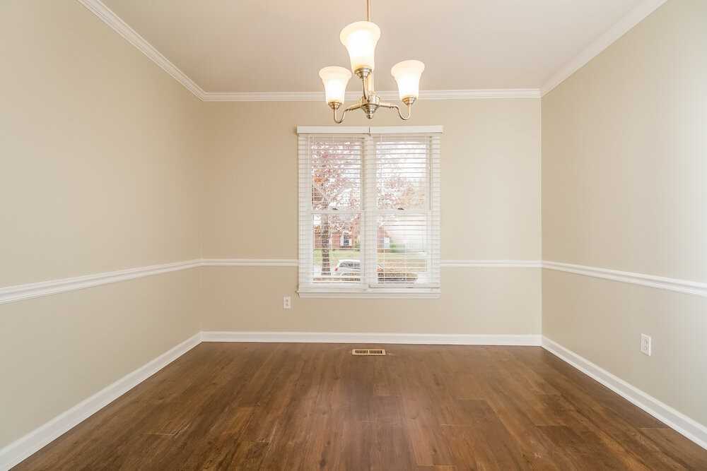 2140 Liberty Dr - Photo 5 of 18