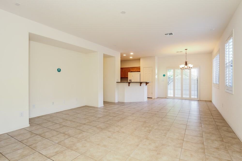 39511 N Prairie Ln - Photo 4 of 16