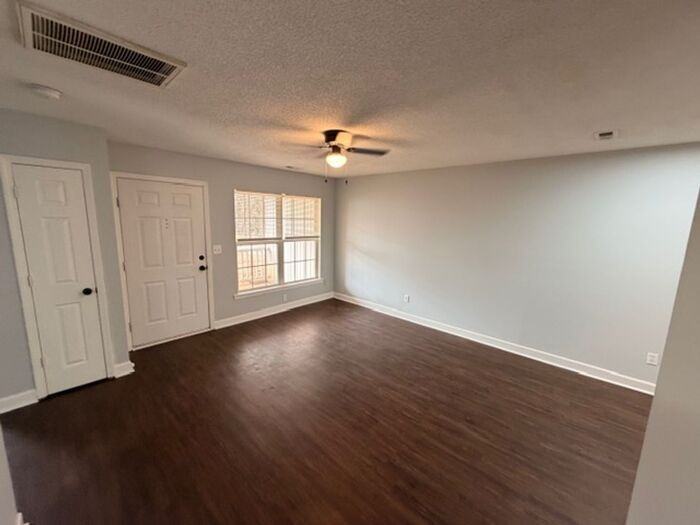 940 Wildwood Ln #940 - Photo 4 of 30