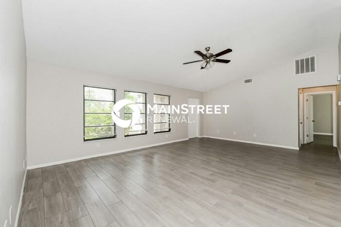 3604 Sw 6th Ave - Photo 4 of 16