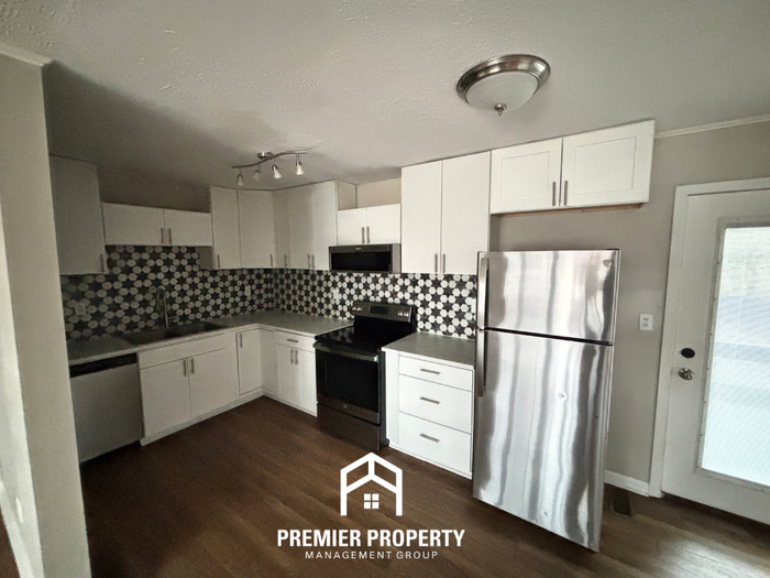 1733 2nd St Ne - Photo 3 of 19