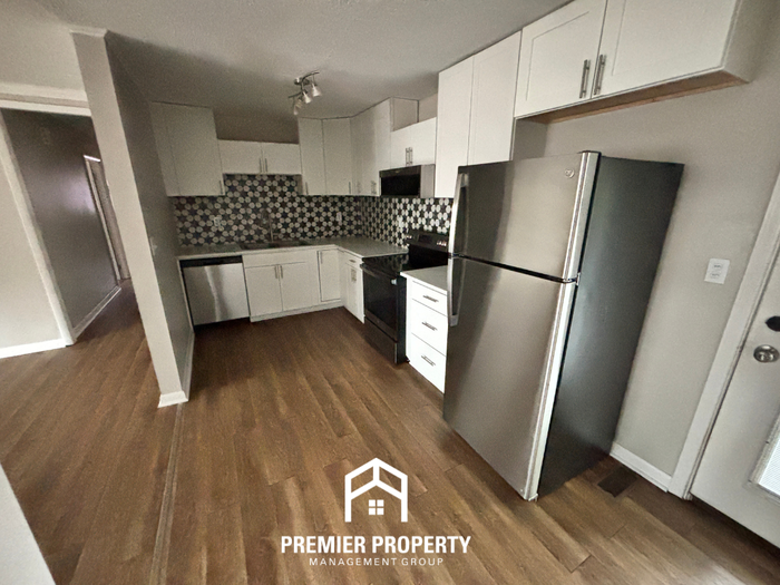 1733 2nd St Ne - Photo 4 of 19