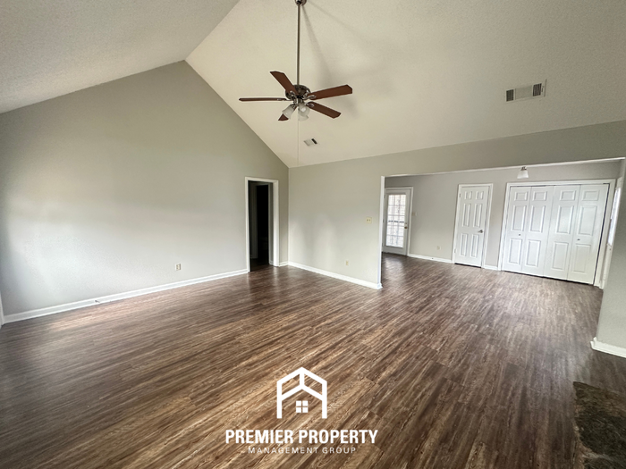 6490 Trysting Oak Dr - Photo 3 of 21