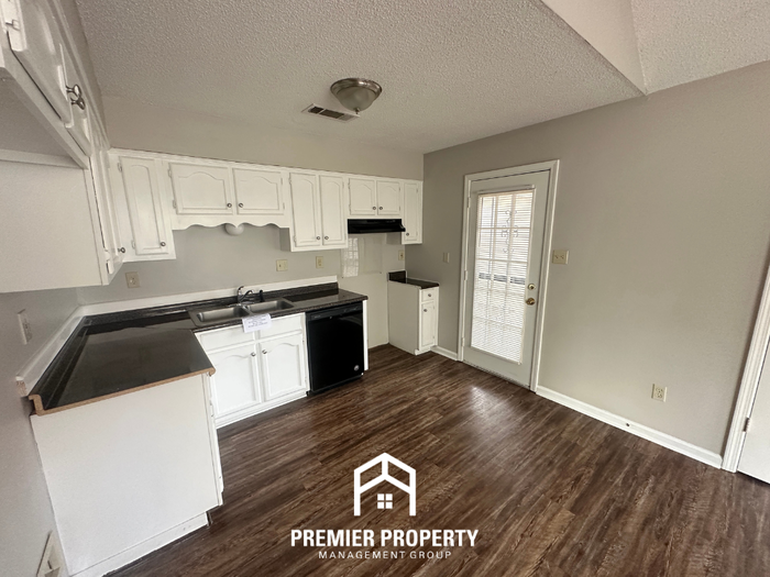 6490 Trysting Oak Dr - Photo 5 of 21