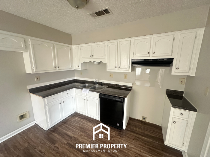 6490 Trysting Oak Dr - Photo 6 of 21