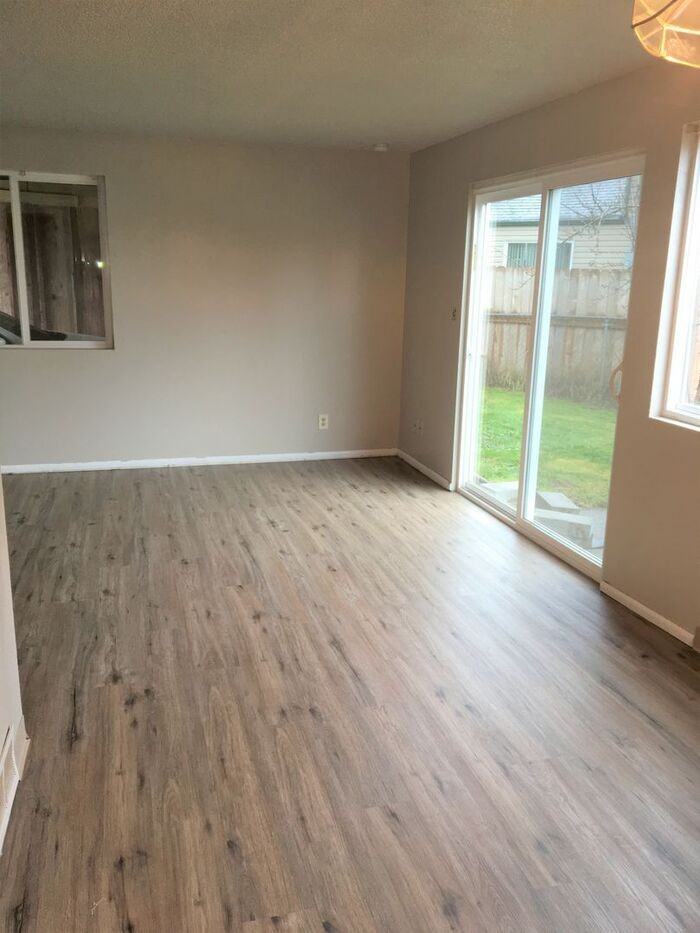 1603 Wood Ave - Photo 4 of 17