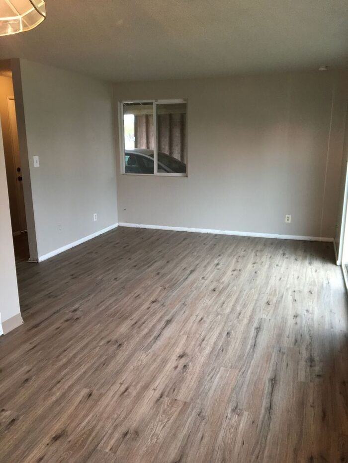 1603 Wood Ave - Photo 5 of 17