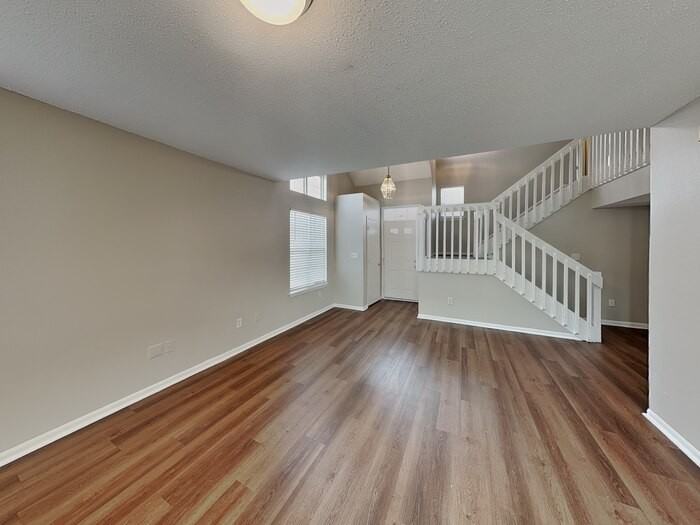 4322 Village Bend Dr - Photo 5 of 25