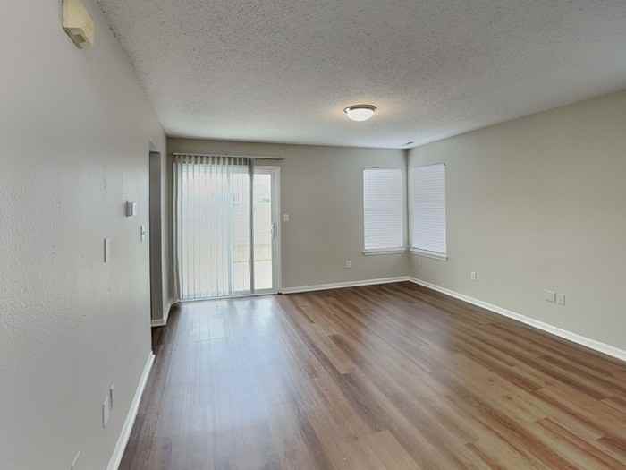 4322 Village Bend Dr - Photo 6 of 25