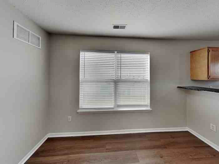 4322 Village Bend Dr - Photo 7 of 25