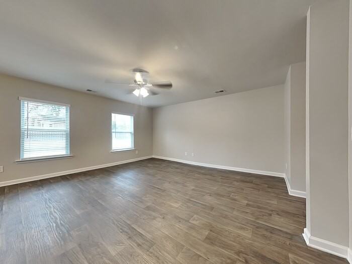 110 Boat Club Ln - Photo 5 of 25