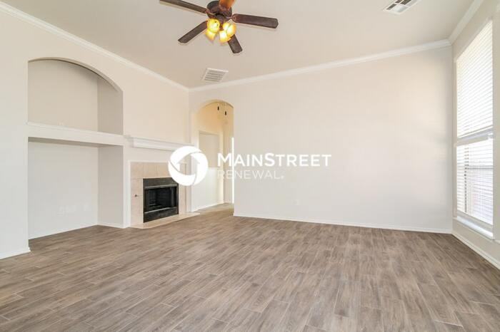 721 Oak Creek Dr - Photo 2 of 17