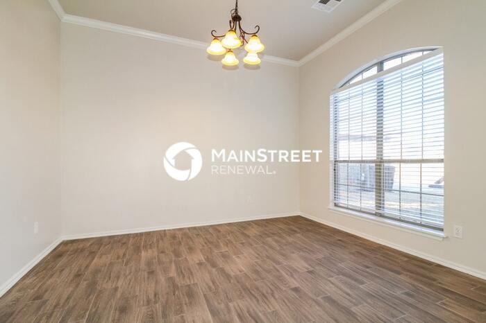 721 Oak Creek Dr - Photo 3 of 17