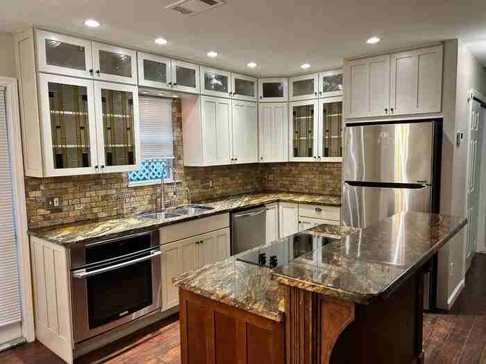 404 Belmont St - Photo 6 of 19