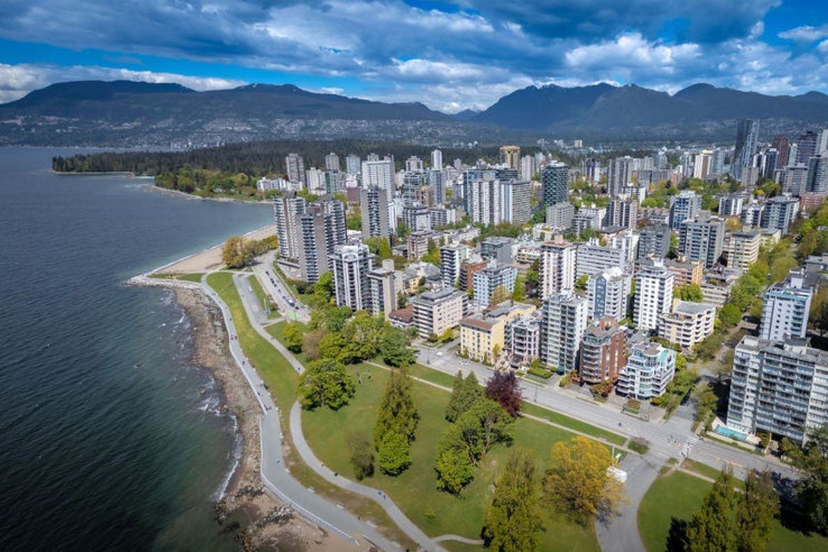 Stephen Court - Photo 6 of 48