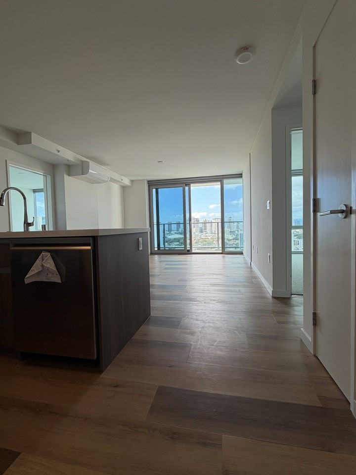 1515 Liona St #1 - Photo 2 of 8