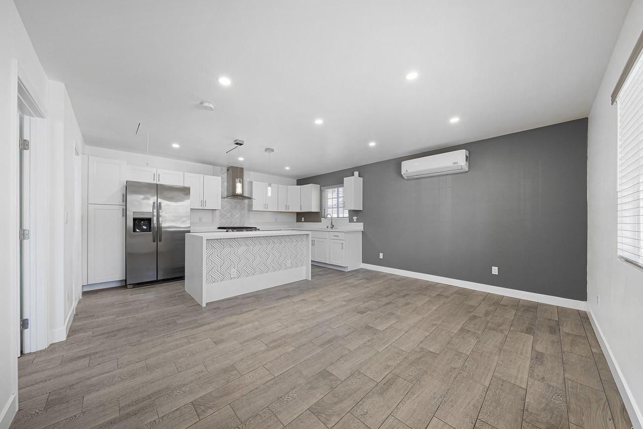 921 Church St #2 - Photo 3 of 14