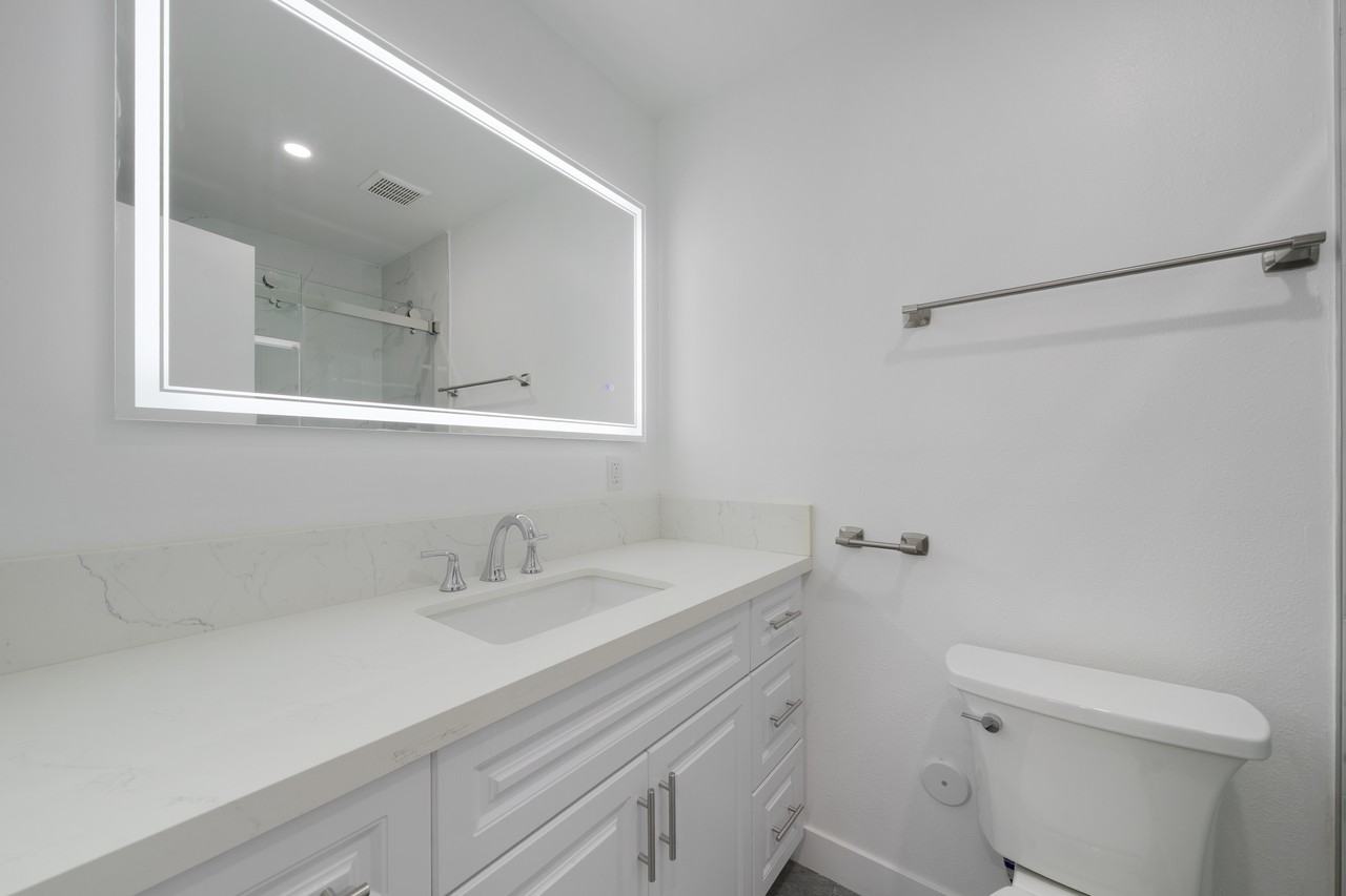 921 Church St #2 - Photo 7 of 14