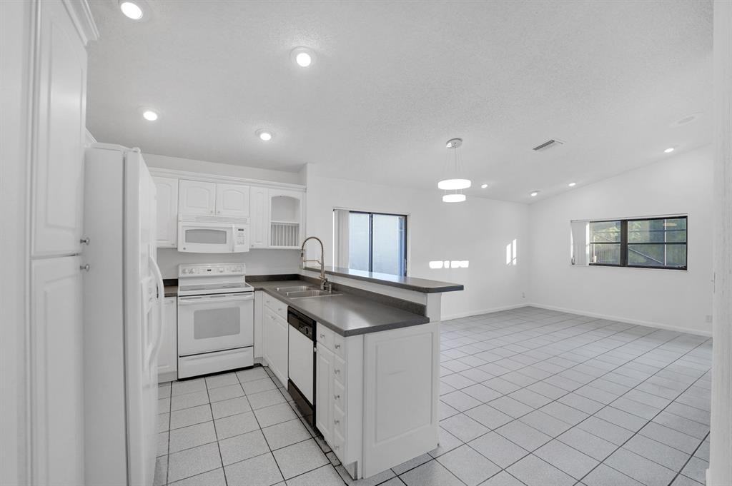 11508 Clear Creek Place - Photo 3 of 8