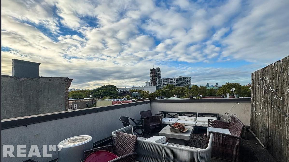 Metropolitan Ave #301 - Photo 4 of 5