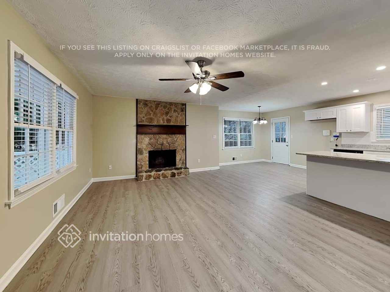 422 Indian Creek Dr - Photo 4 of 20