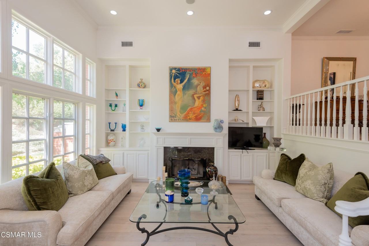 2443 Swanfield Ct - Photo 3 of 13