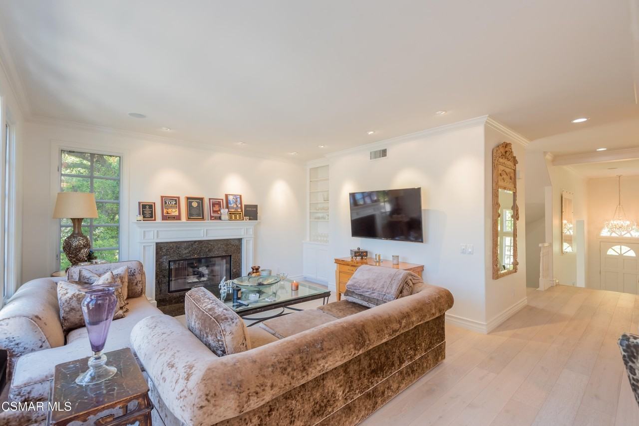 2443 Swanfield Ct - Photo 5 of 13