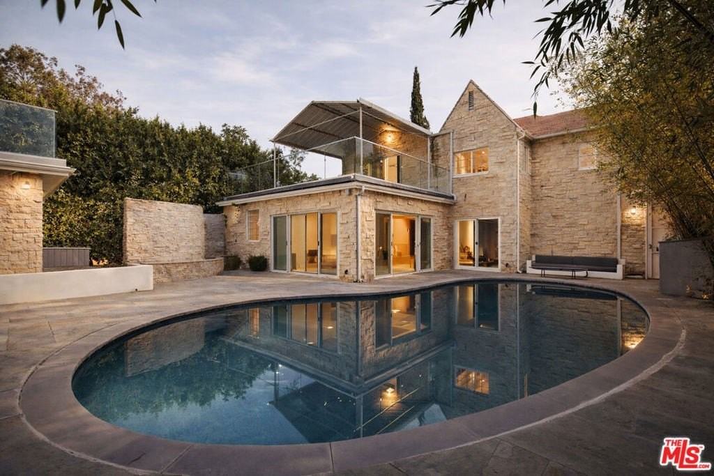 2633 1/2 N Commonwealth Ave - Photo 4 of 50