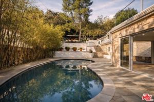 featured image of 2633 N Commonwealth Ave