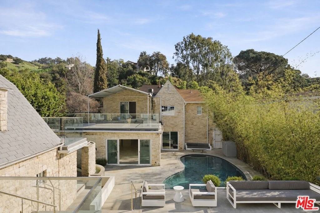 2633 N Commonwealth Ave