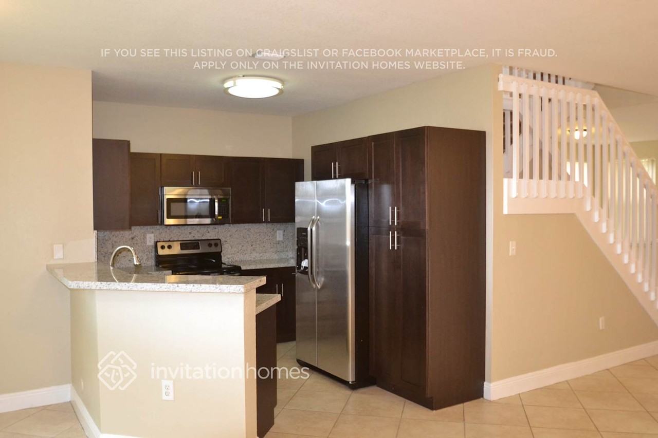 3720 Sw 69th Ave - Photo 5 of 14