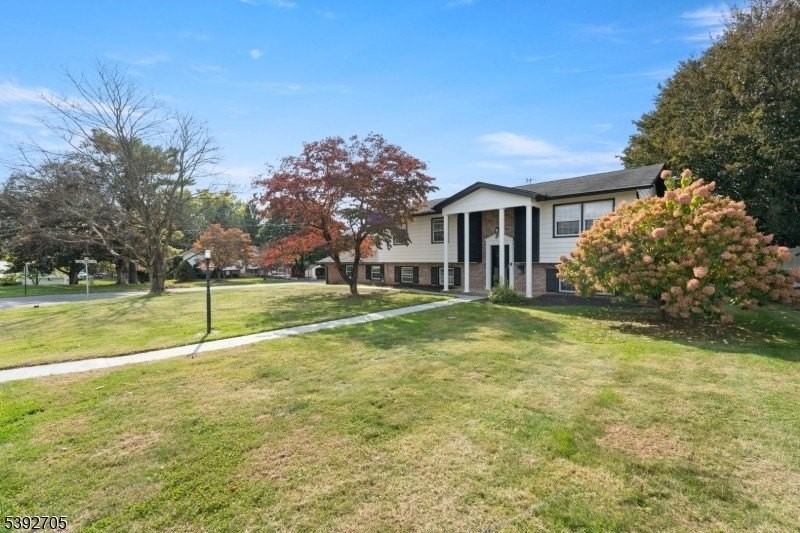 418 Liggett Blvd - Photo 2 of 43