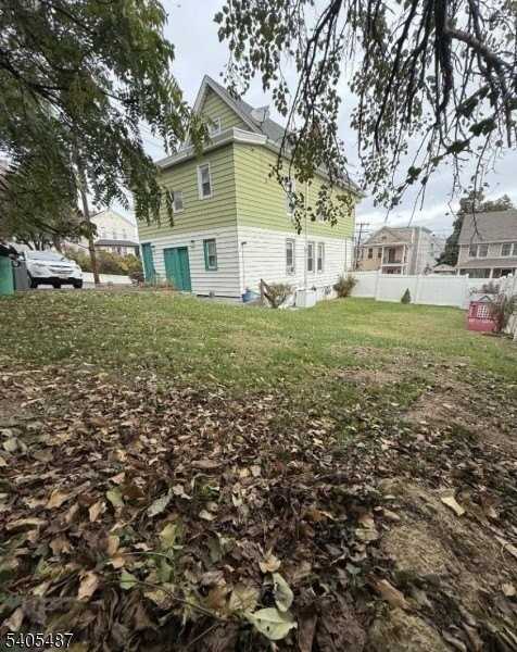 437 Morrissee Ave - Photo 2 of 4